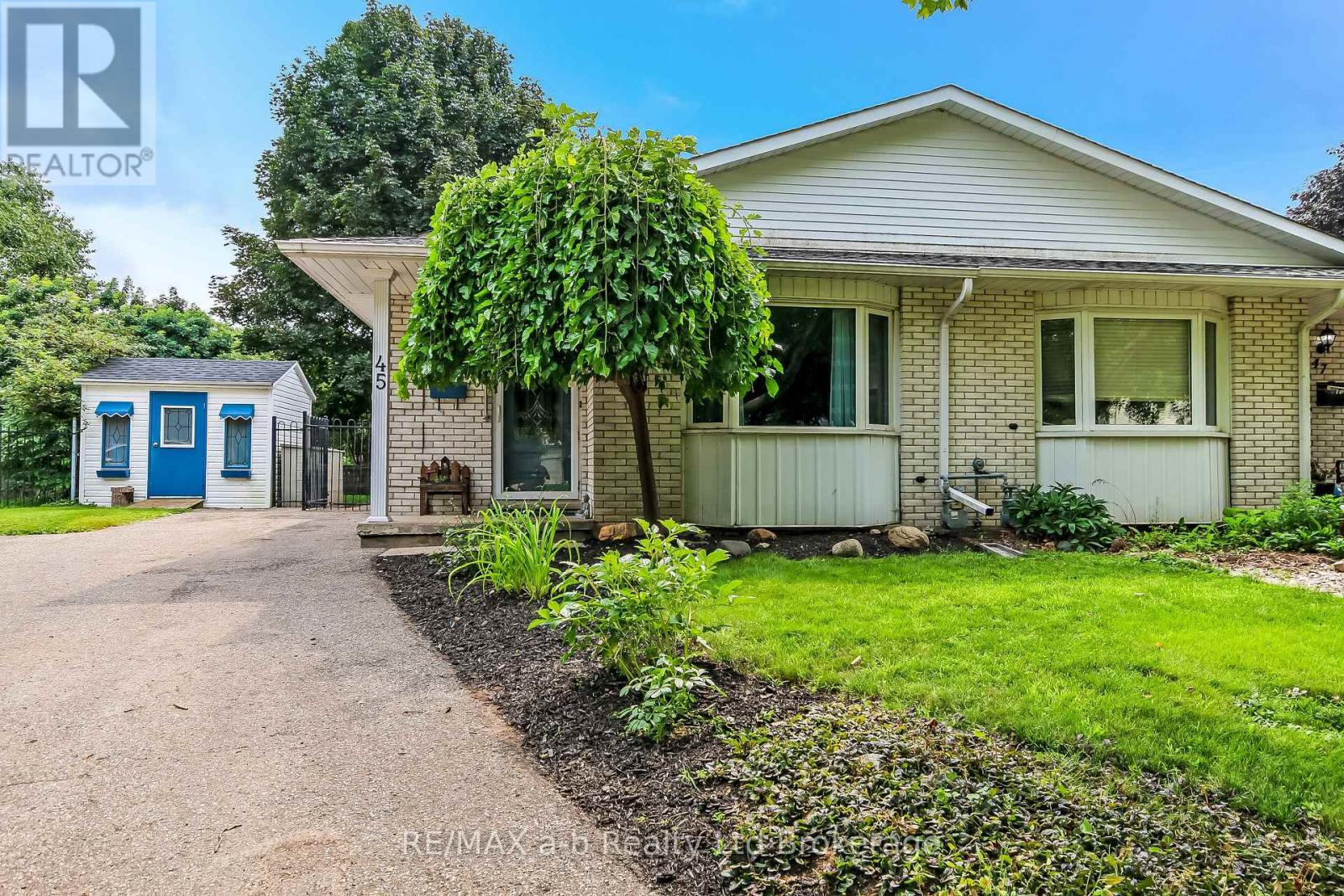 MLS® listing #30150548 for sale located at 45 CARLYLE PLACE