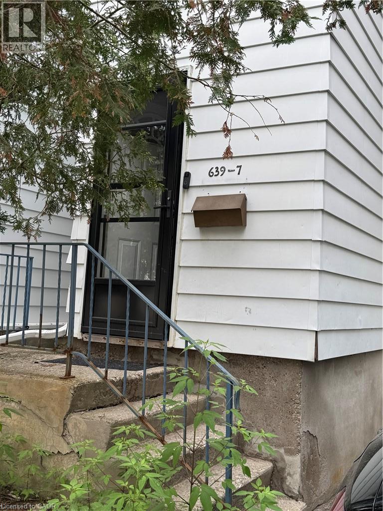 MLS® listing #30150580 for sale located at 639 ALBERT Street Unit# 7