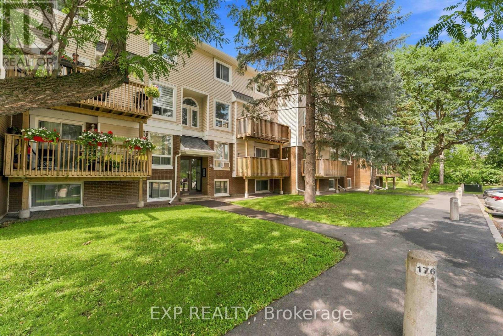 MLS® listing #30150753 for sale located at 2 - 320 FENERTY COURT