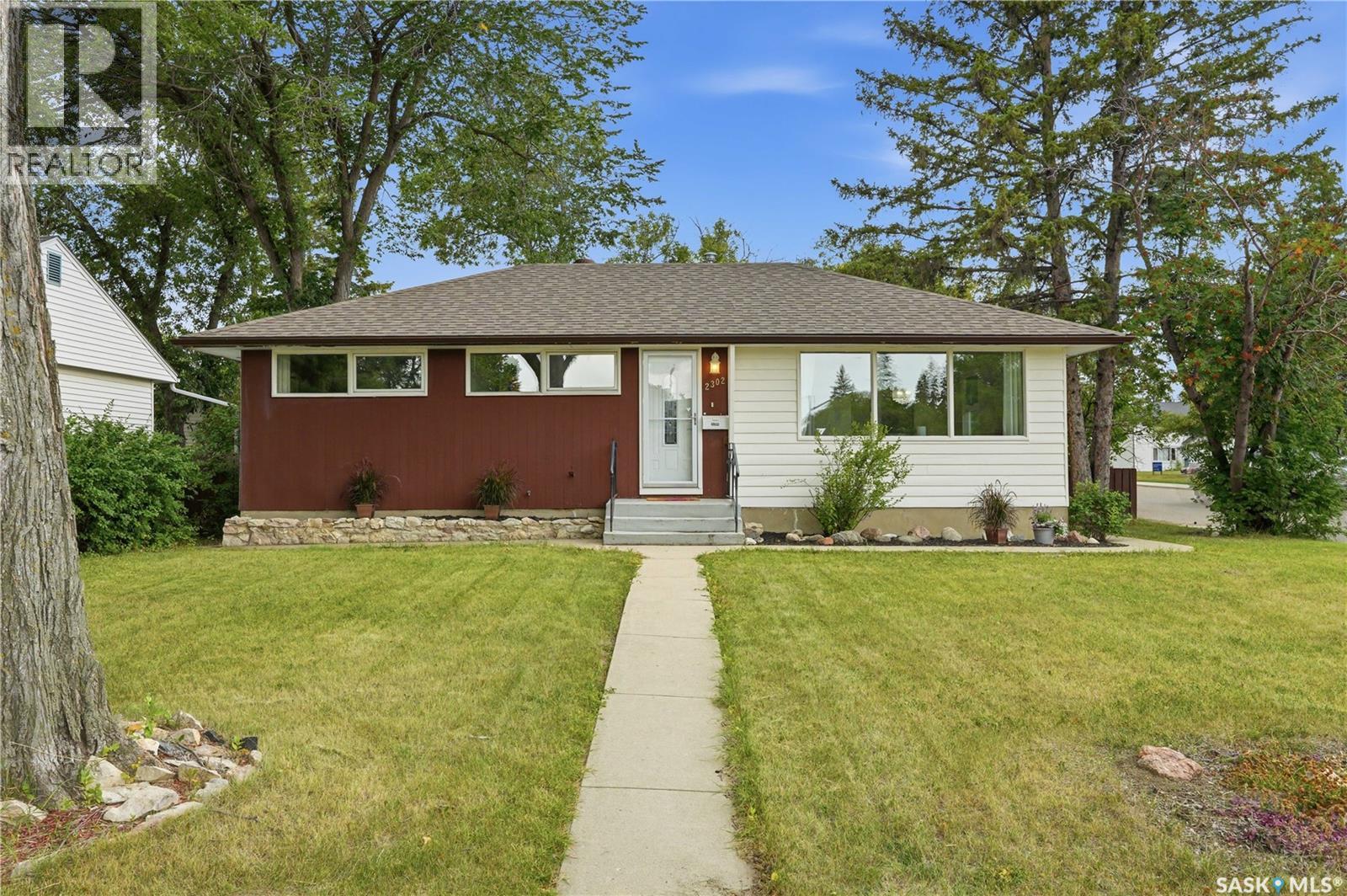 MLS® listing #30150900 for sale located at 2302 Hanover AVENUE