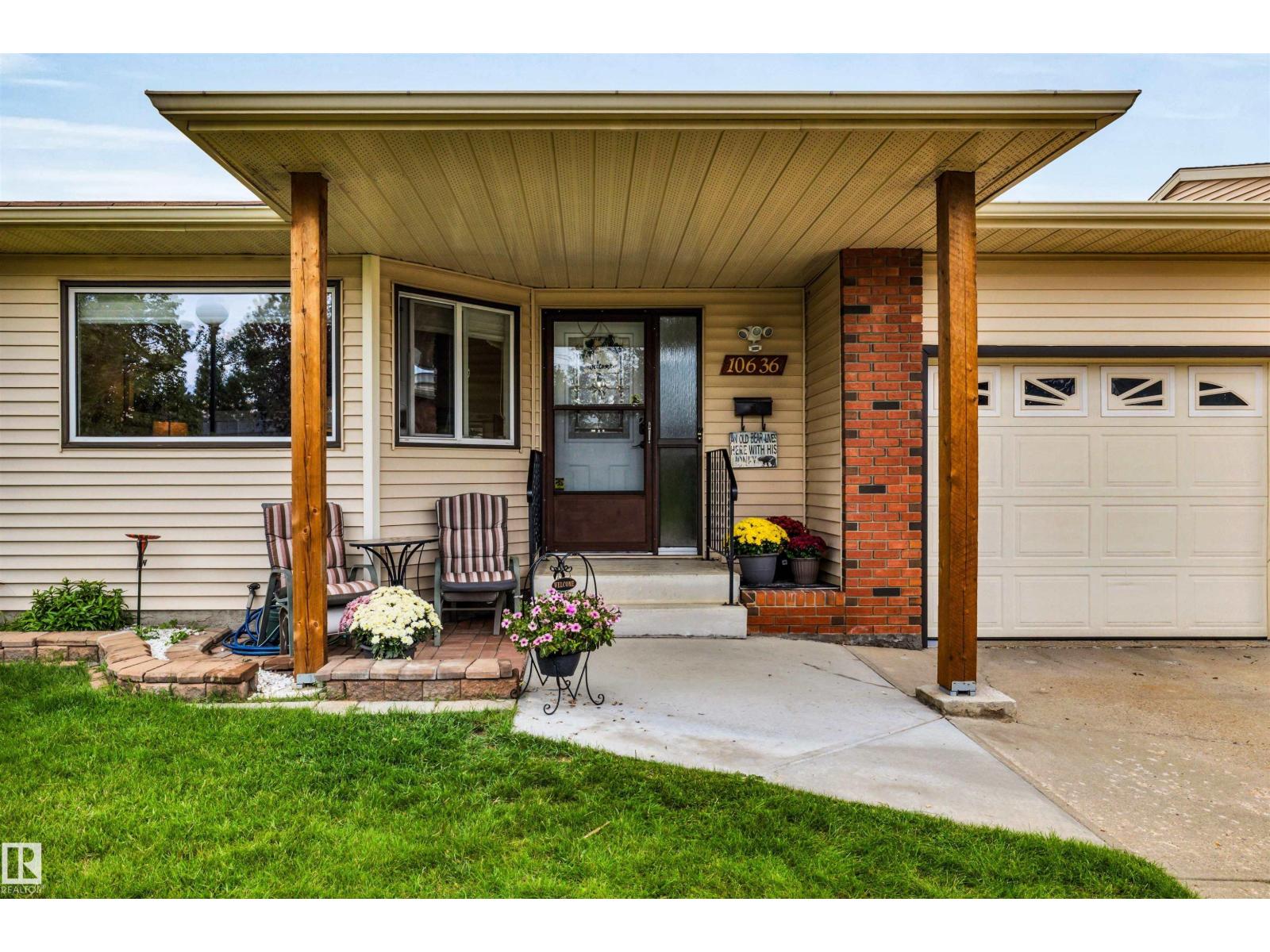 MLS® listing #30151102 for sale located at 10636 153 AV NW