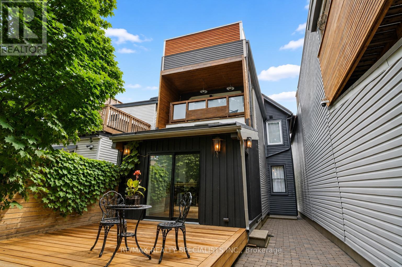 MLS® listing #30151326 for sale located at 418 OSSINGTON AVENUE