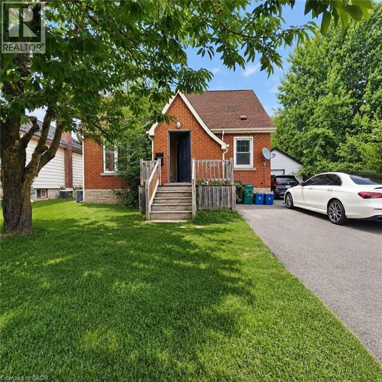 MLS® listing #30152639 for sale located at 492 COURTLAND Avenue E Unit# Upper