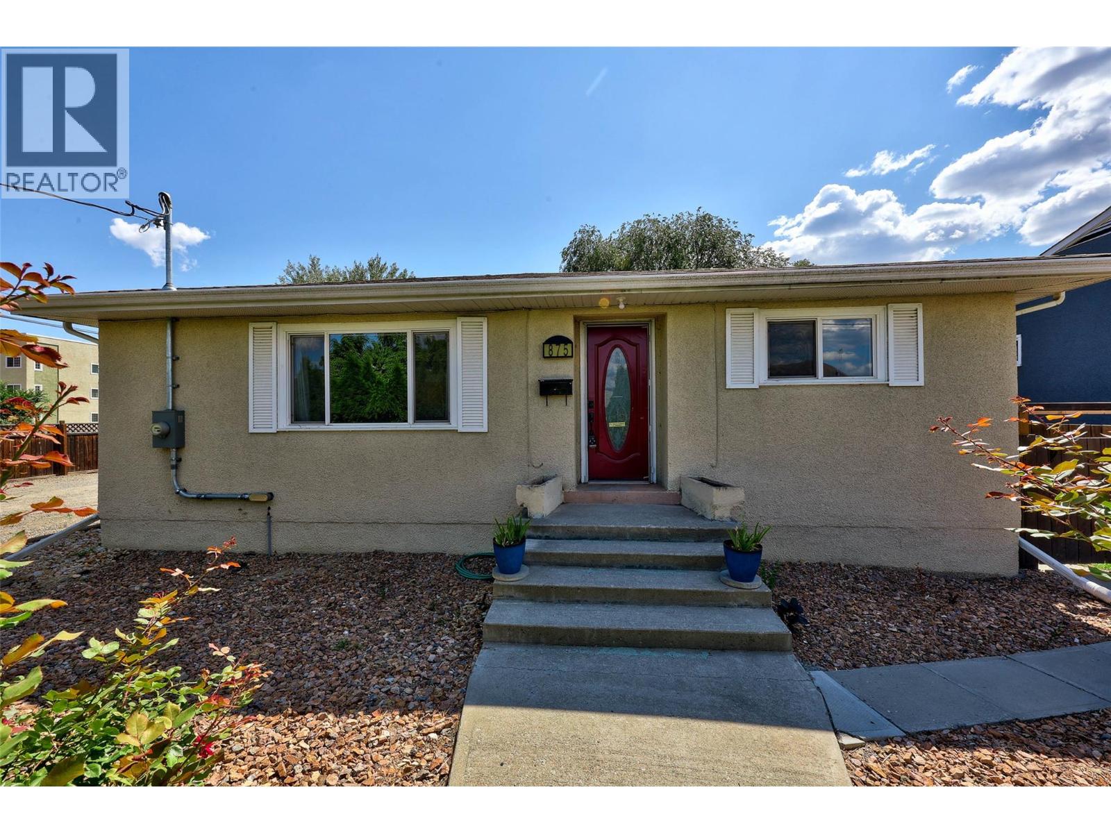 MLS® listing #30152762 for sale located at 875 SURREY Avenue
