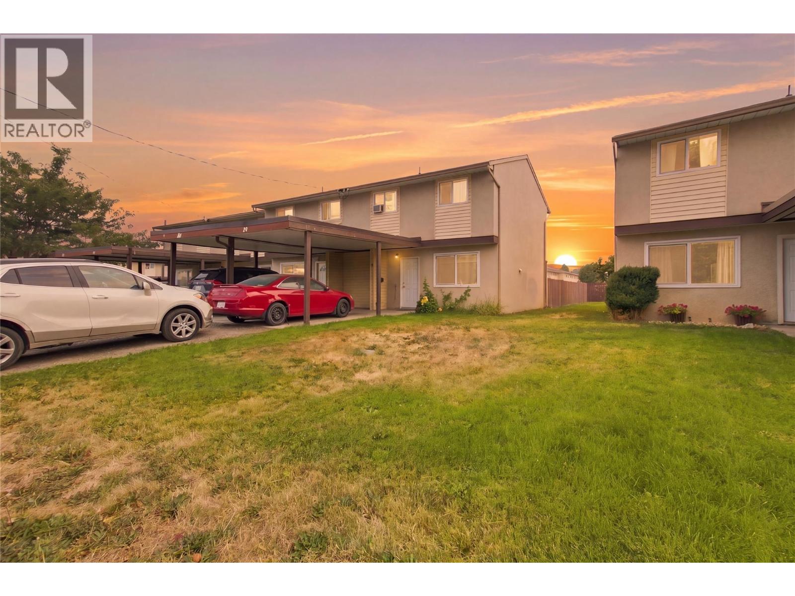 MLS® listing #30154611 for sale located at 1697 Greenfield Avenue Unit# 19