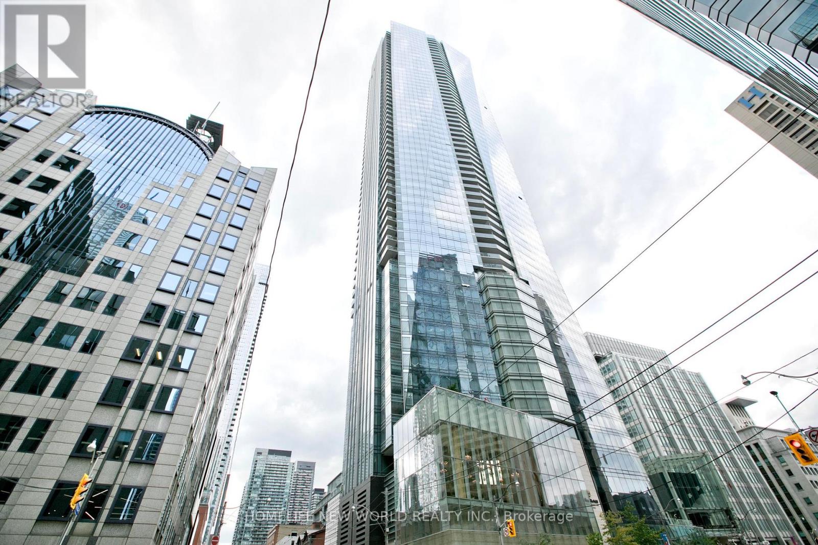 MLS® listing #30154890 for sale located at 5008 - 180 UNIVERSITY AVENUE