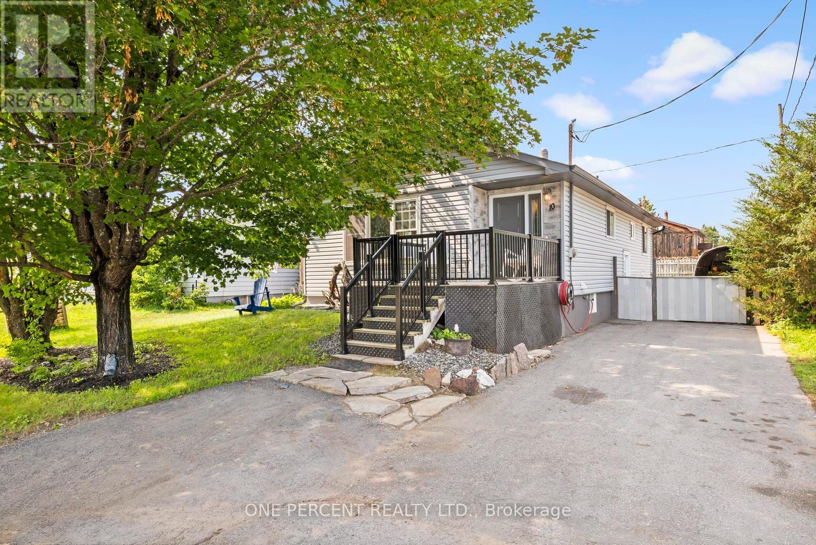 MLS® listing #30155520 for sale located at 10 MAGNOLIA STREET