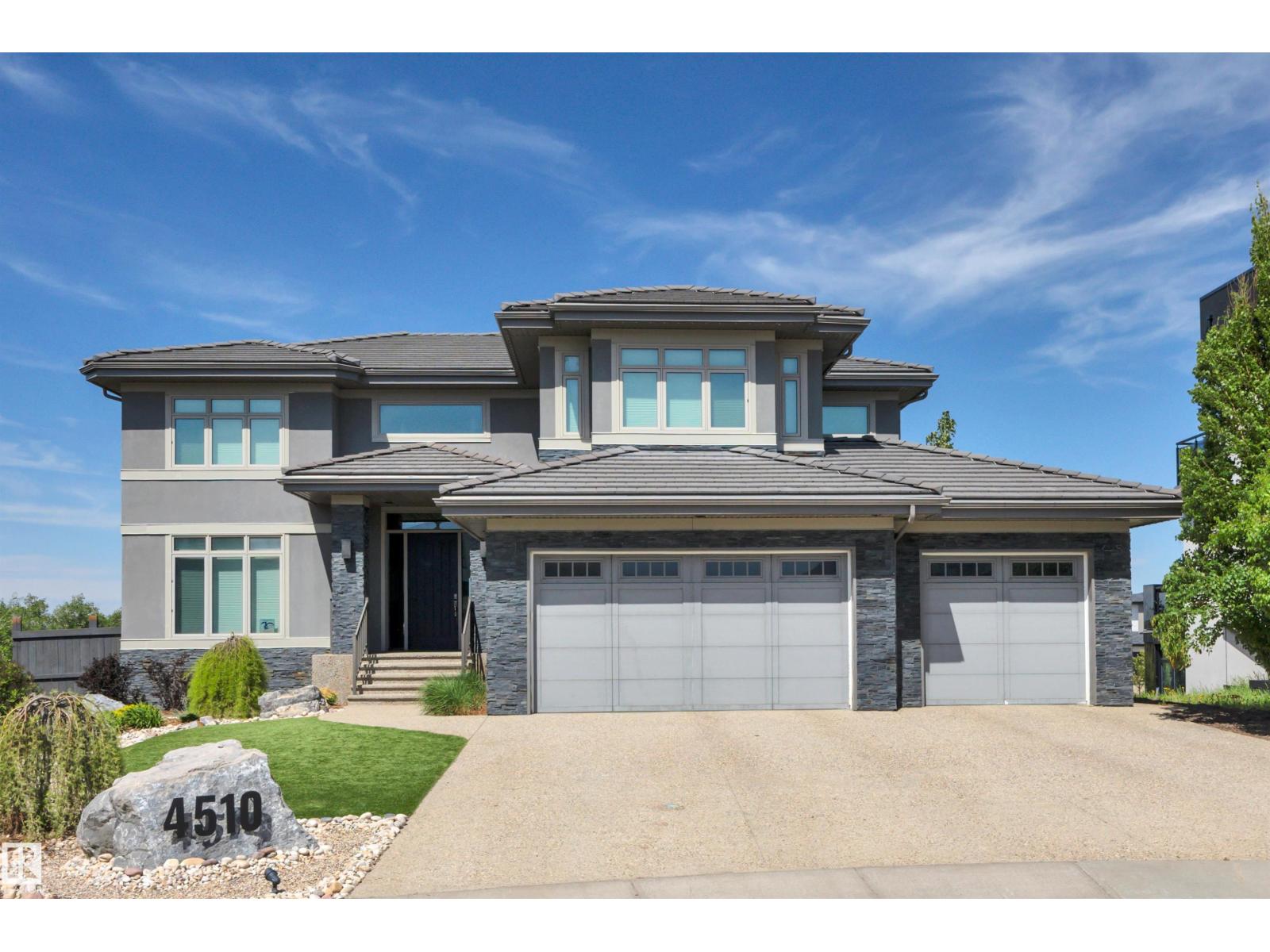 MLS® listing #30155532 for sale located at 4510 WINGFIELD BA NW