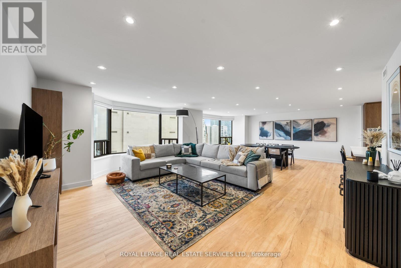 MLS® listing #30156140 for sale located at 2008 - 175 CUMBERLAND STREET