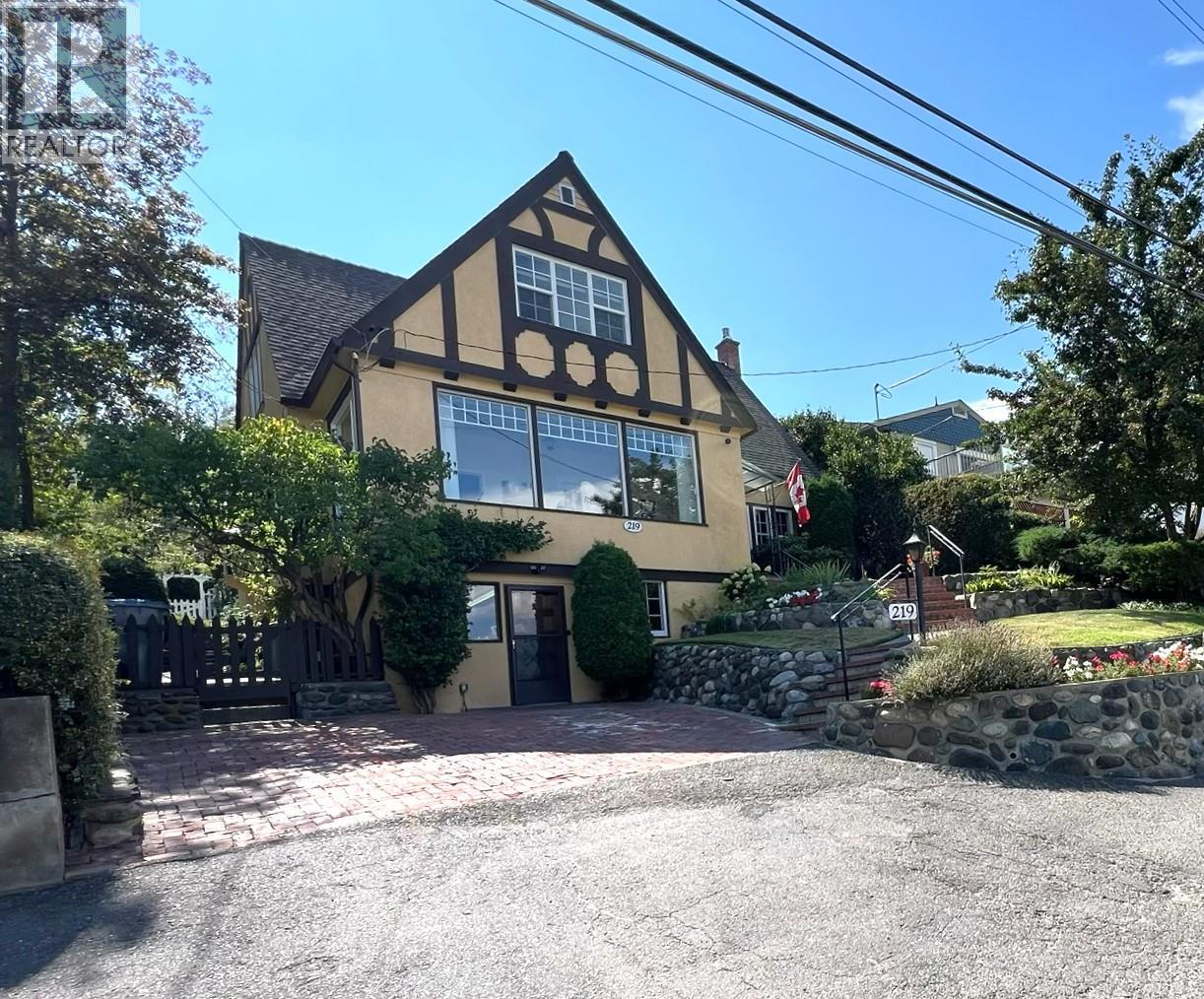 MLS® listing #30156482 for sale located at 219 ST PAUL Street W