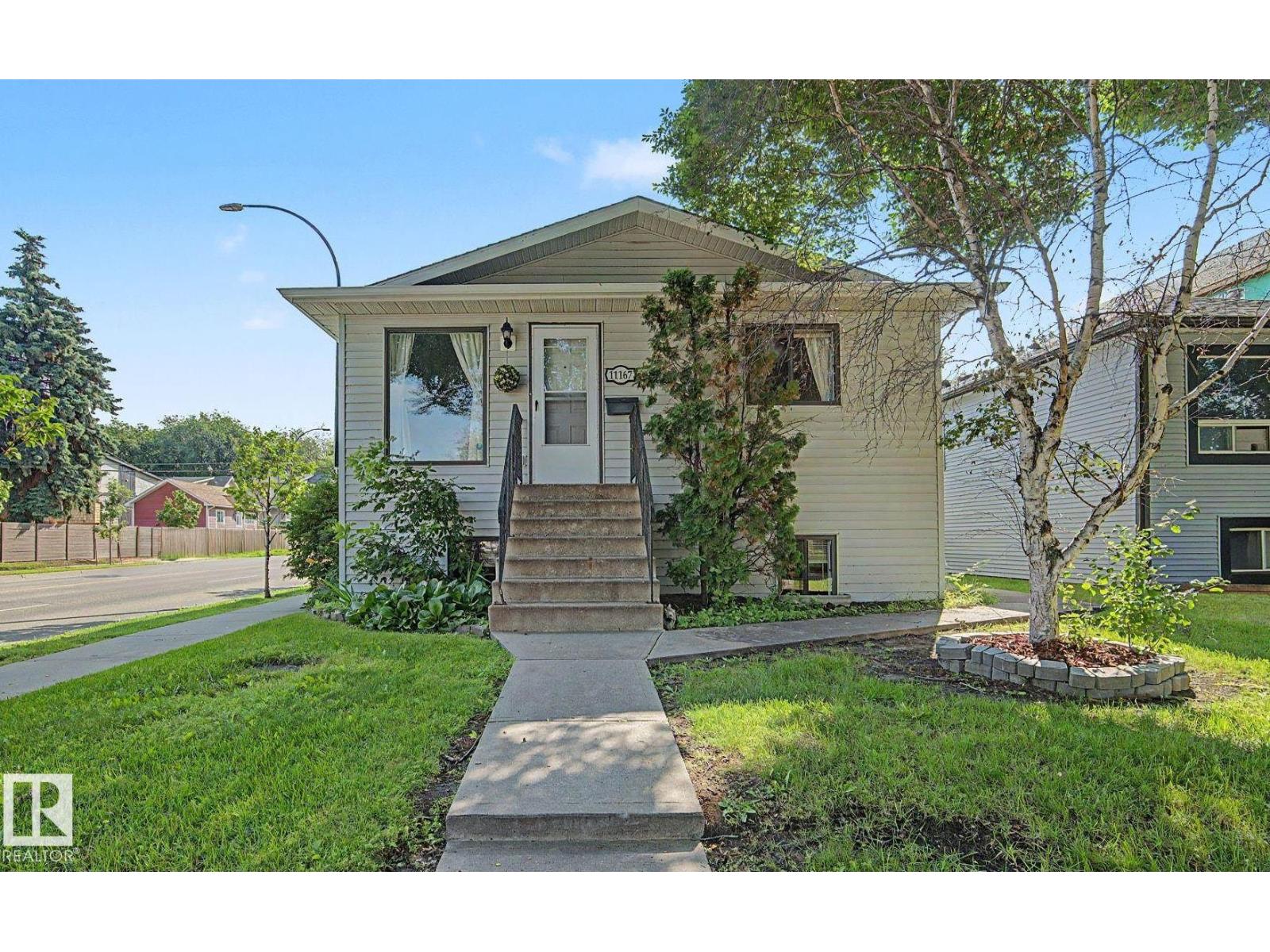 MLS® listing #30157398 for sale located at 11167 52 ST NW NW