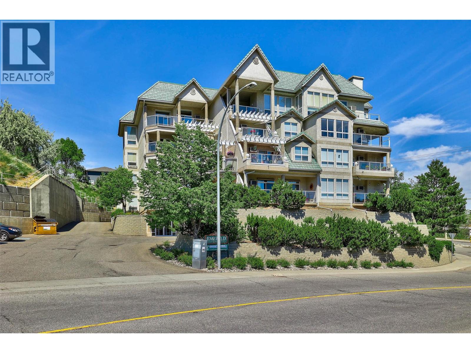 MLS® listing #30157508 for sale located at 712 Sahali Terrace Unit# 508