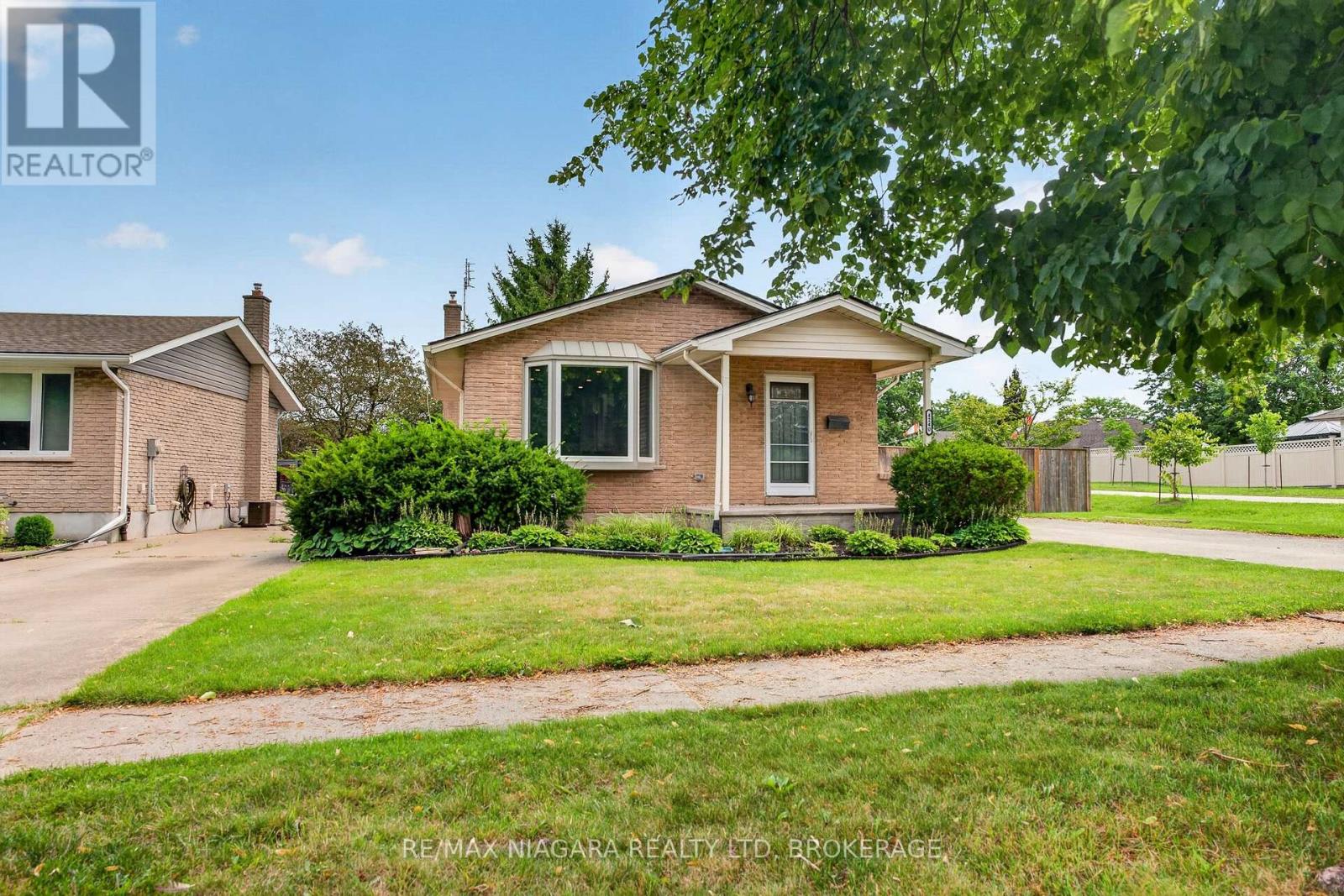 MLS® listing #30157712 for sale located at 4240 BROOKDALE DRIVE
