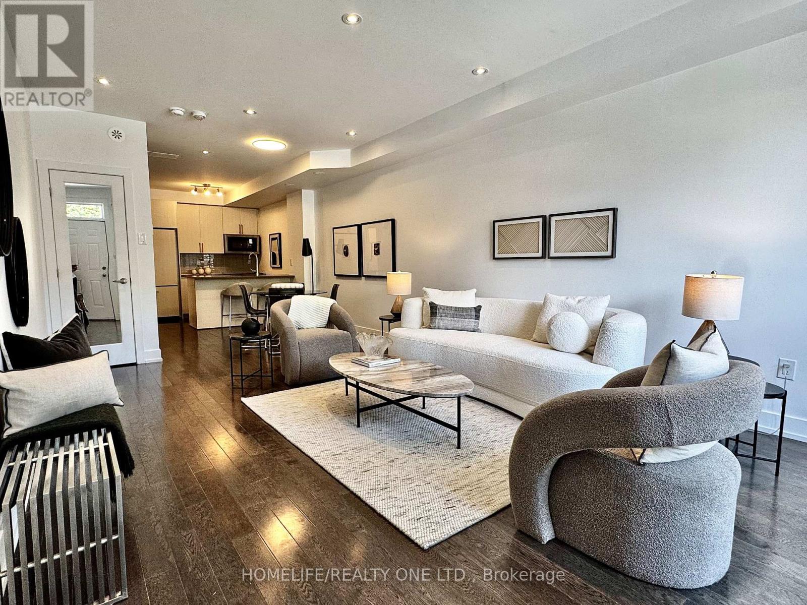 MLS® listing #30157959 for sale located at 1076 LANSDOWNE AVENUE