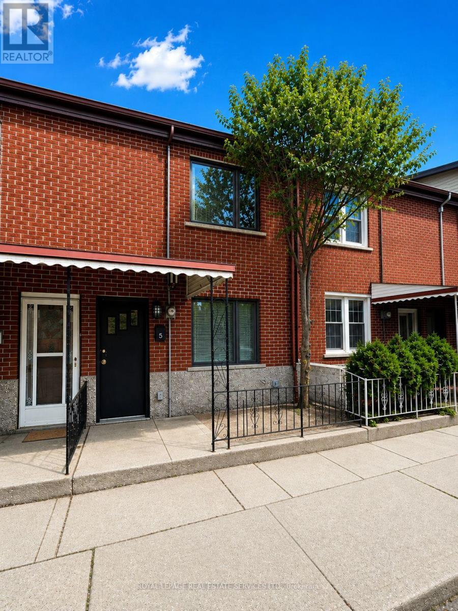MLS® listing #30159039 for sale located at 5 HENDERSON AVENUE