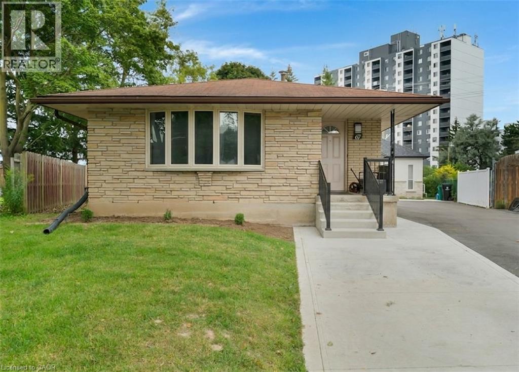 MLS® listing #30159097 for sale located at 67 KIMBERLY Crescent Unit# UPPER