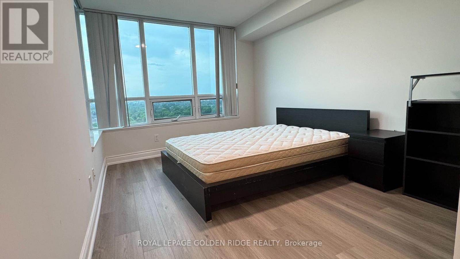 MLS® listing #30160000 for sale located at 1307 - 15 GREENVIEW AVENUE