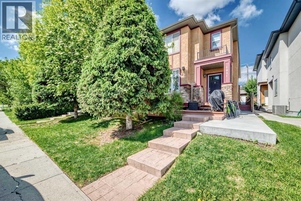 MLS® listing #30160269 for sale located at 2, 1921 30 Street SW
