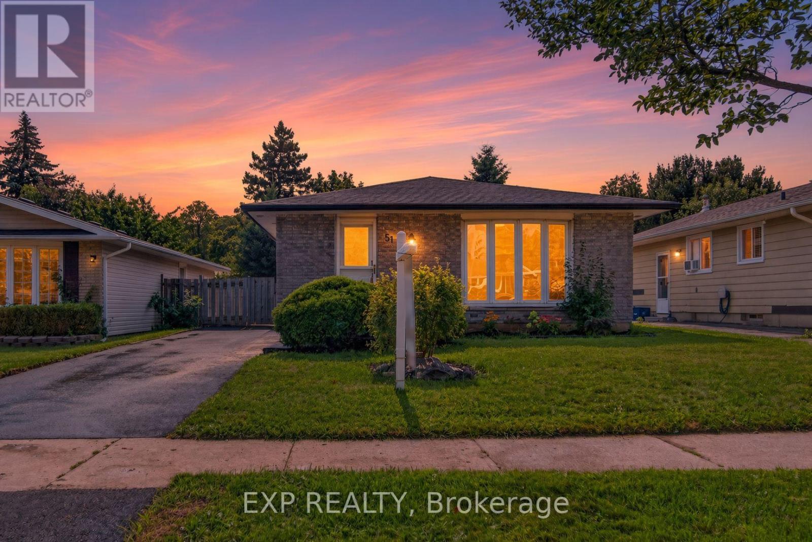 MLS® listing #30160683 for sale located at 51 APPALACHIAN CRESCENT