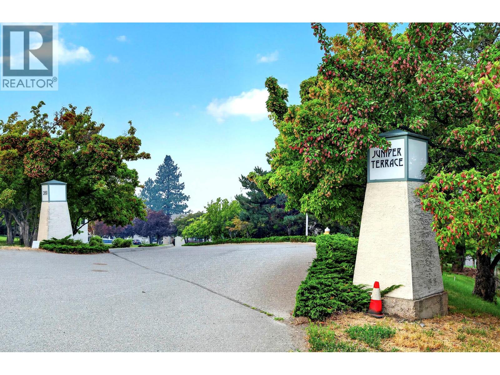 MLS® listing #30160860 for sale located at 2050 QU'APPELLE Boulevard Unit# 2