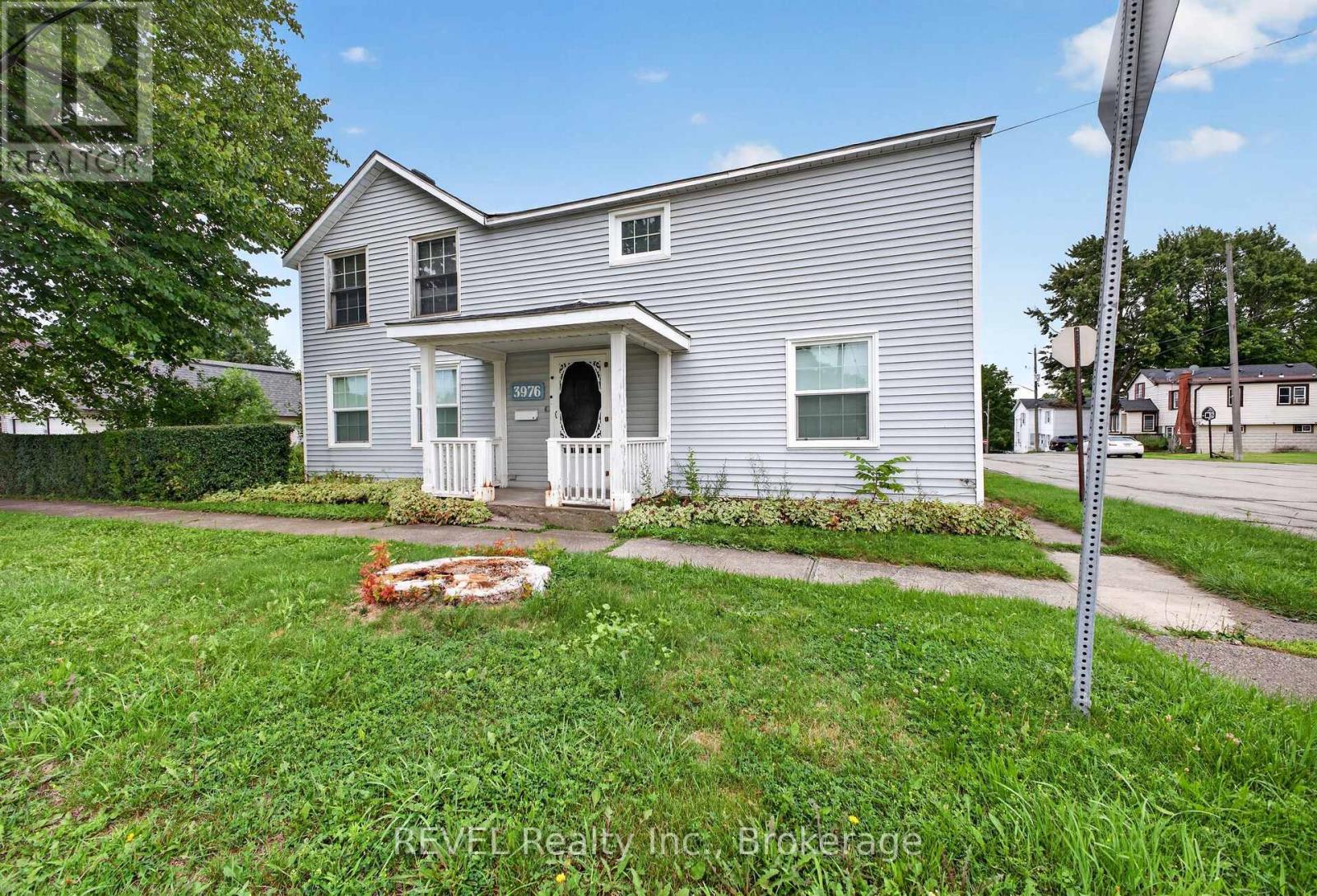 MLS® listing #30161202 for sale located at 3976 CHIPPAWA PARKWAY