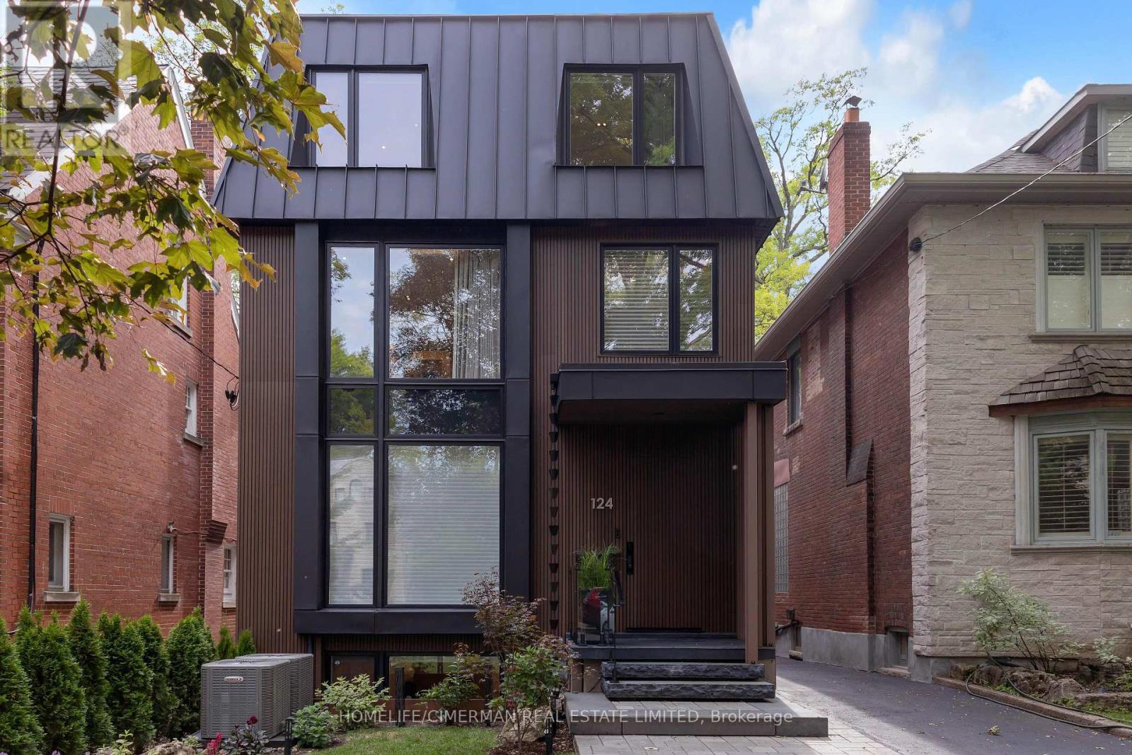 MLS® listing #30161245 for sale located at 124 LYNDHURST AVENUE
