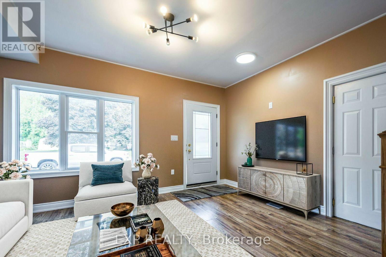 MLS® listing #30161446 for sale located at 59 KENT STREET
