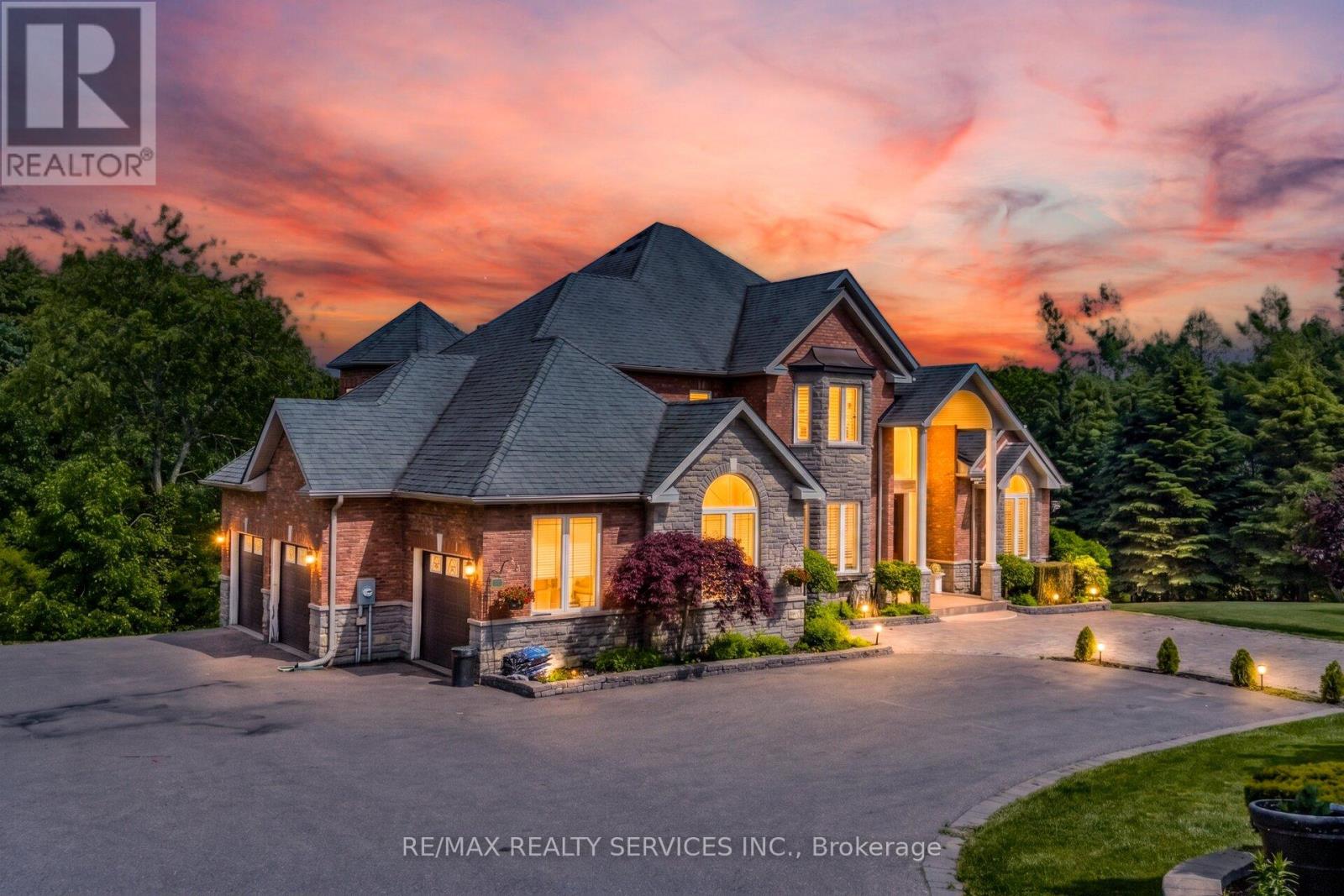 MLS® listing #30161559 for sale located at 3 VALLEY HILL DRIVE