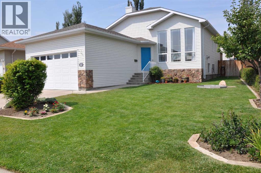 MLS® listing #30162203 for sale located at 47 riverbrook Close W