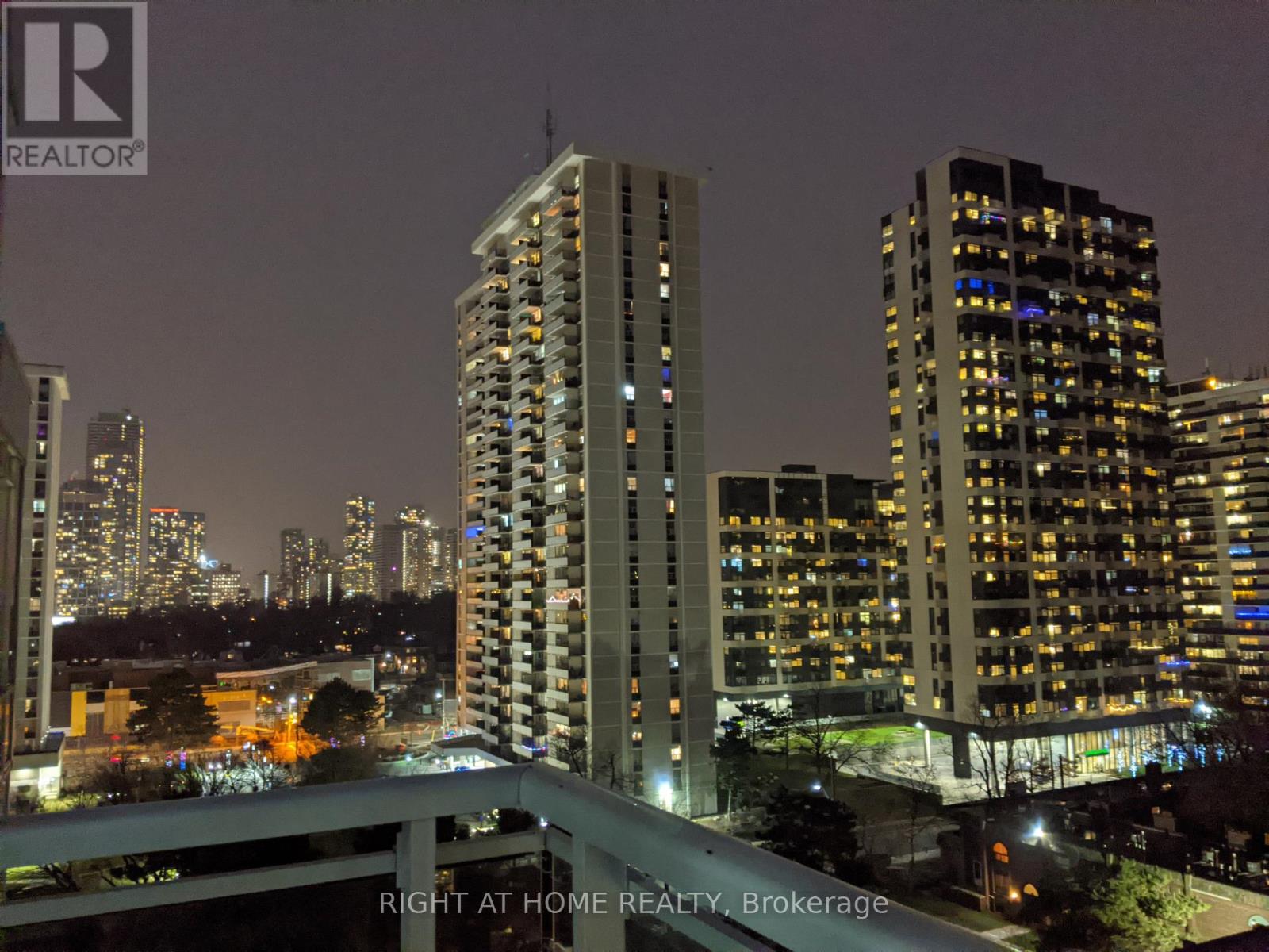 MLS® listing #30162320 for sale located at 1010 - 68 MERTON STREET