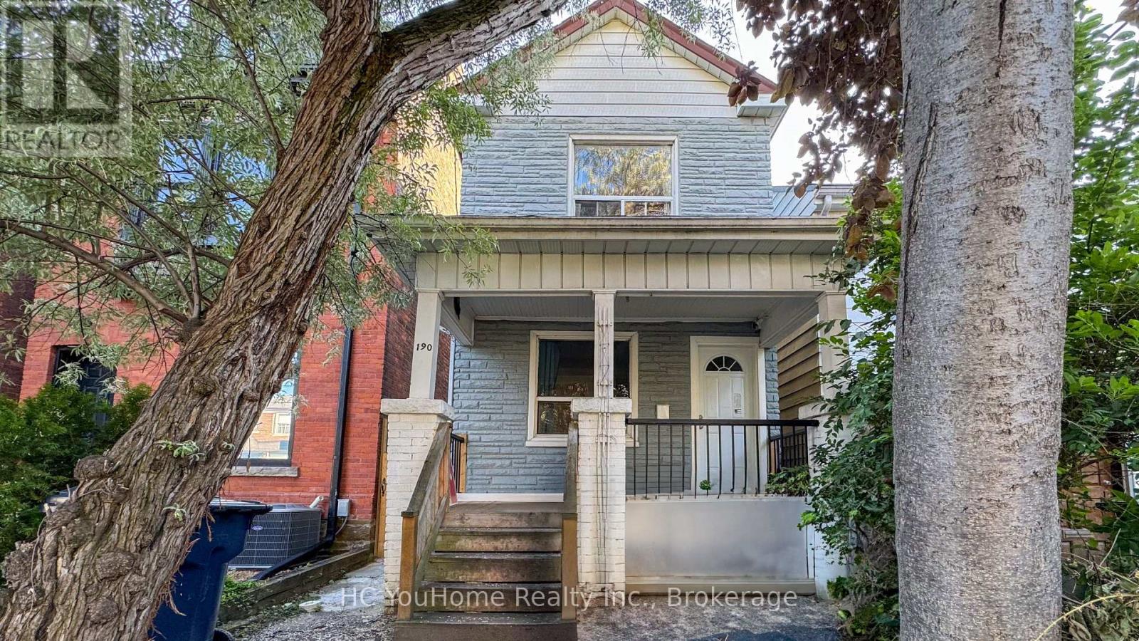 MLS® listing #30162348 for sale located at 2ND FL - 190 MAJOR STREET