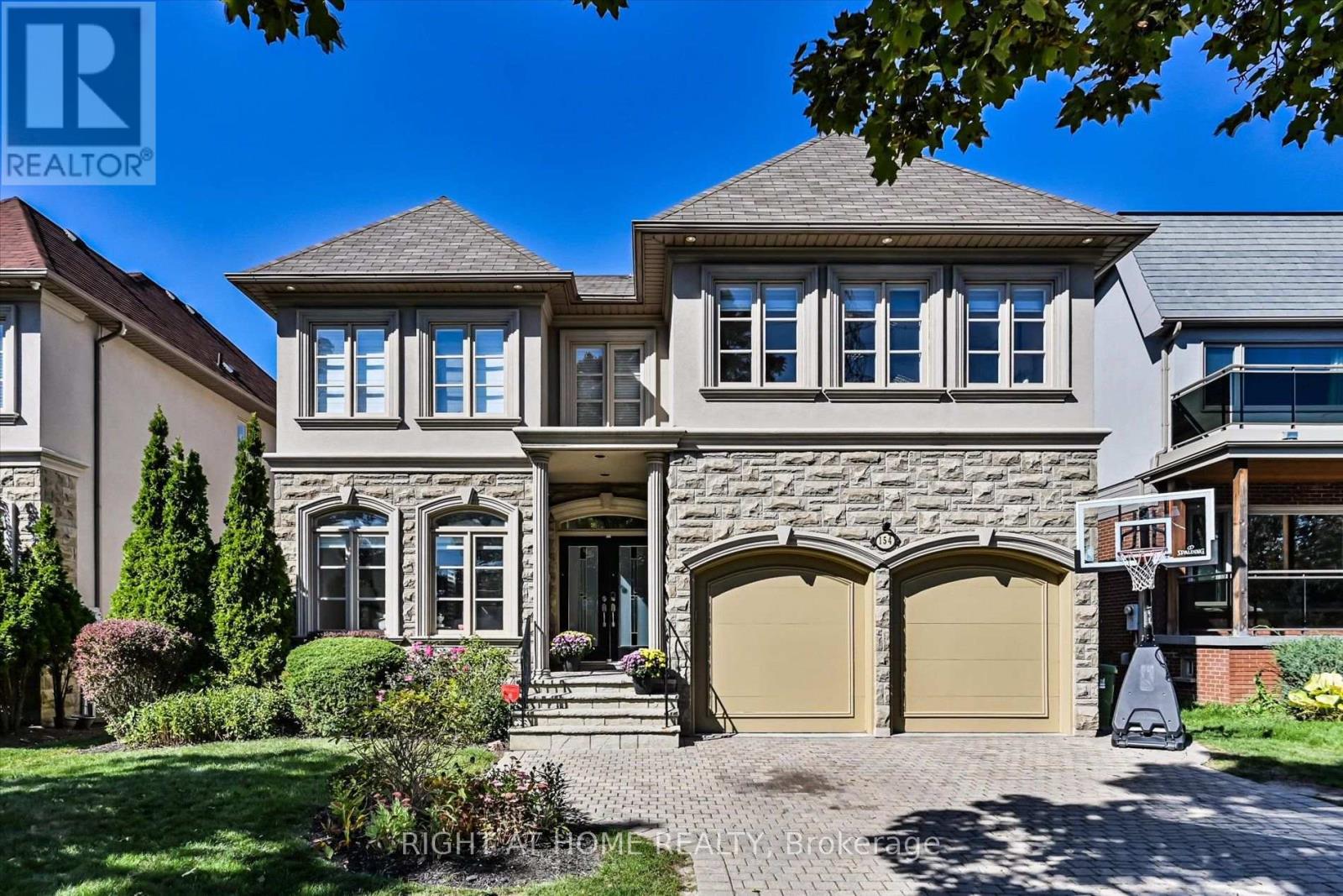 MLS® listing #30162349 for sale located at 154 CHARLTON BOULEVARD