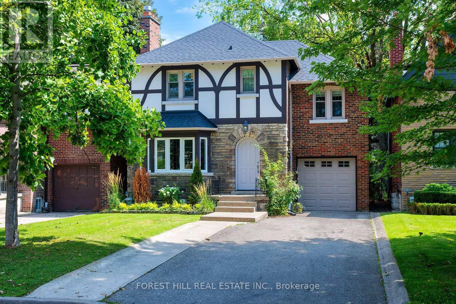 MLS® listing #30162862 for sale located at 17 FAIRLEIGH CRESCENT