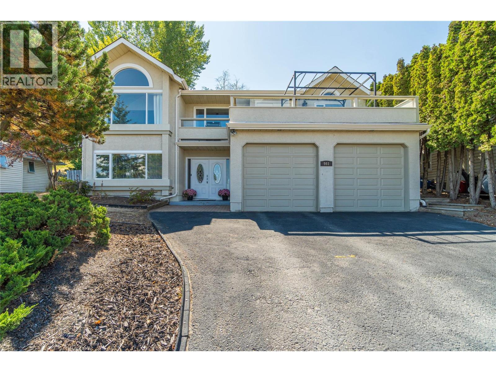 MLS® listing #30164601 for sale located at 961 GREYSTONE Crescent