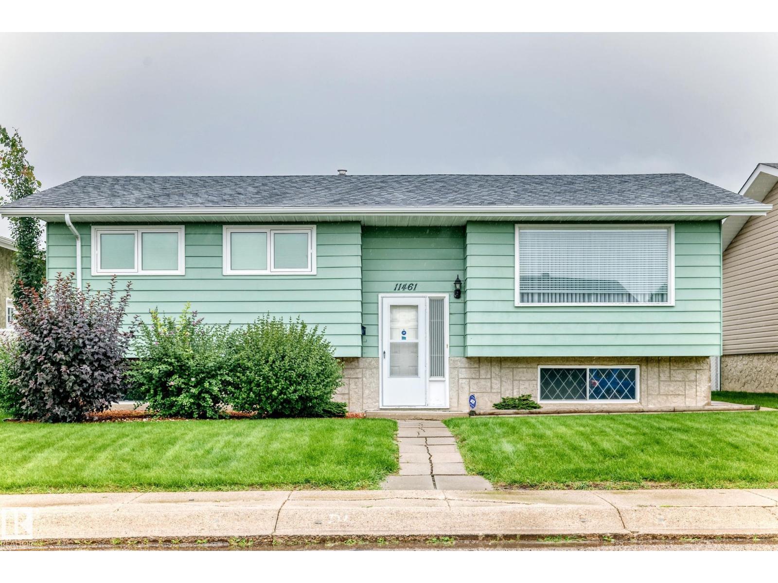 MLS® listing #30167026 for sale located at 11461 152A AV NW