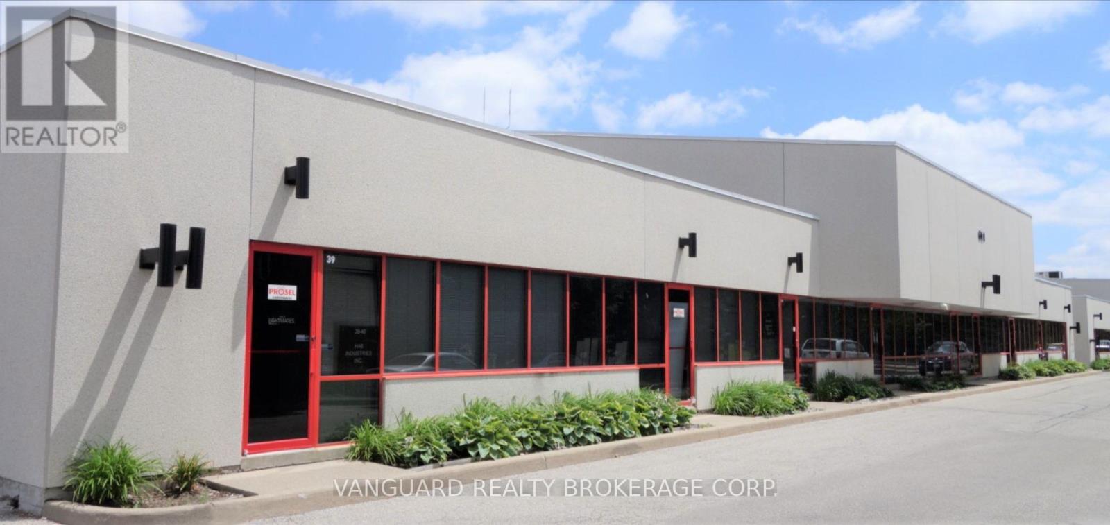 MLS® listing #30167626 for sale located at 19-20 - 601 MAGNETIC DRIVE
