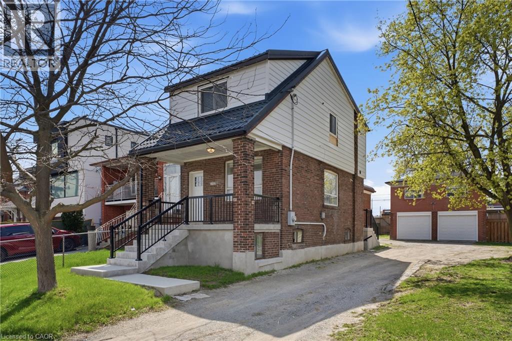 MLS® listing #30167643 for sale located at 1049 GLENCAIRN Avenue