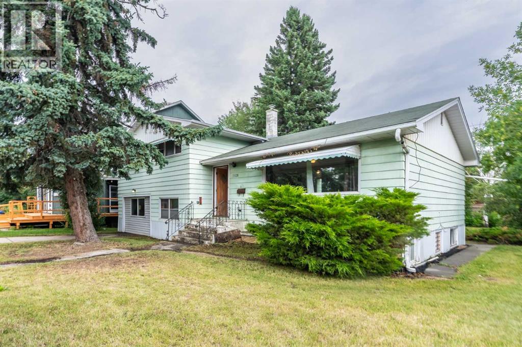 MLS® listing #30168042 for sale located at 2628 Capitol Hill Crescent NW