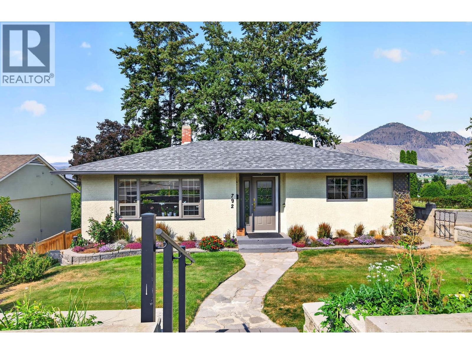 MLS® listing #30168553 for sale located at 792 Munro Street