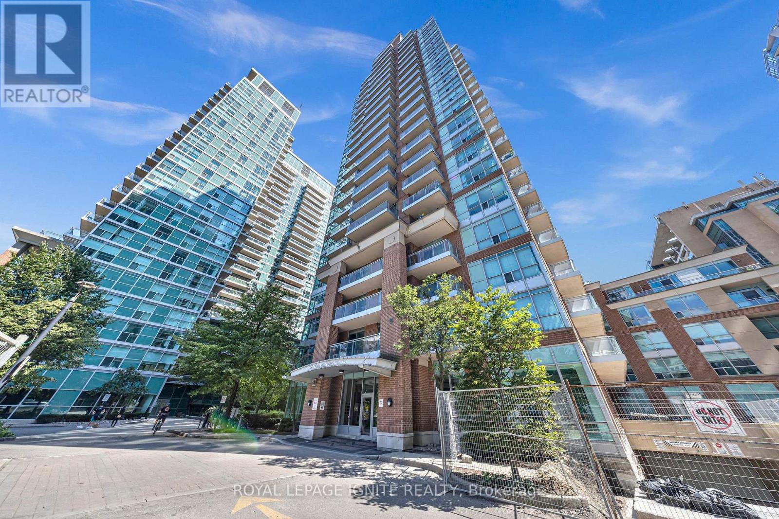 MLS® listing #30169337 for sale located at 1907 - 50 LYNN WILLIAMS STREET