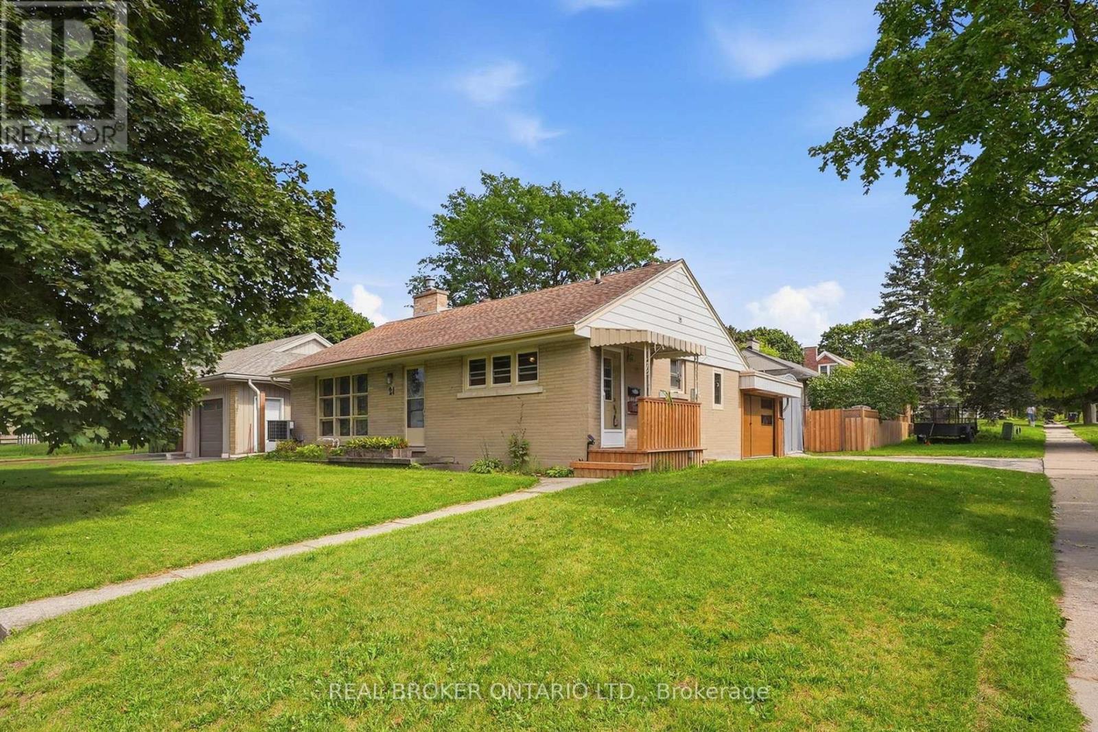 MLS® listing #30170163 for sale located at 21 OAKWOOD AVENUE