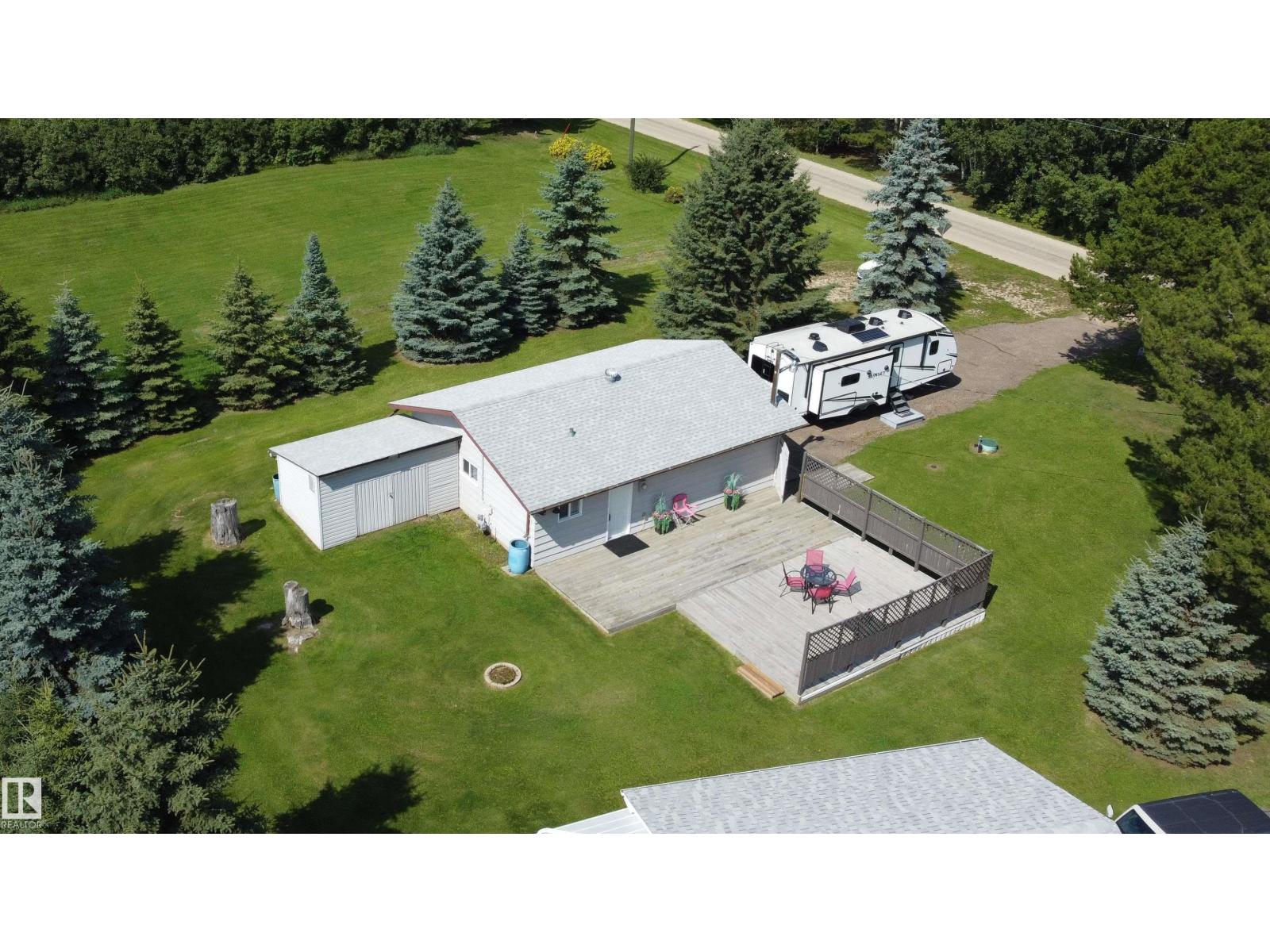 MLS® listing #30171971 for sale located at 38 Lakeshore DR