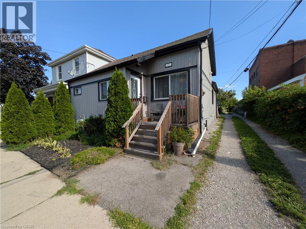 MLS® listing #30171976 for sale located at 7 CAMPBELL Avenue