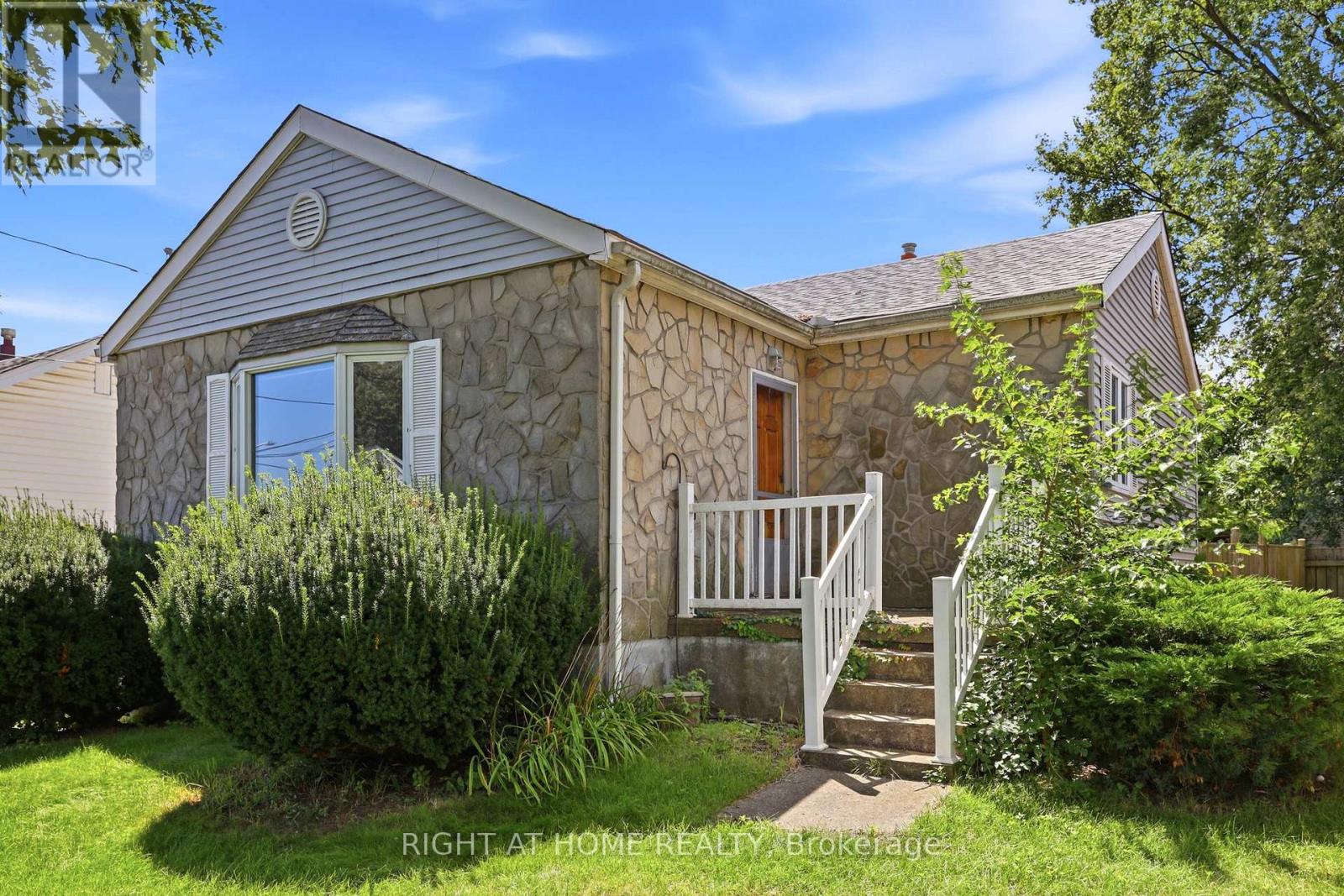 MLS® listing #30172009 for sale located at 1290 STRATHY AVENUE