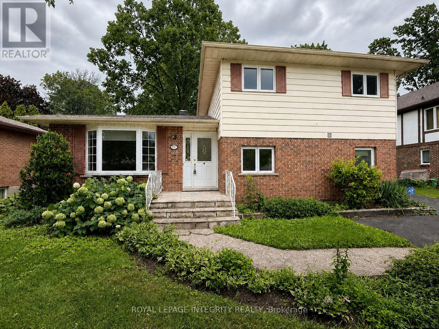 MLS® listing #30172500 for sale located at 577 LYNWOOD DRIVE