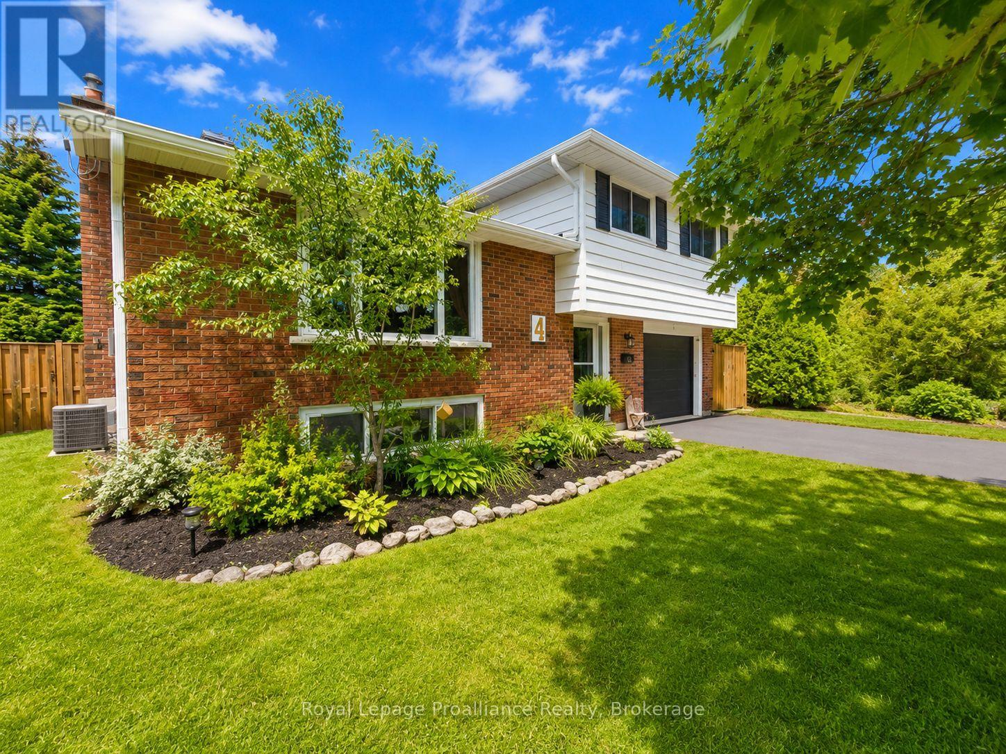 MLS® listing #30173072 for sale located at 4 RICHMOND GROVE