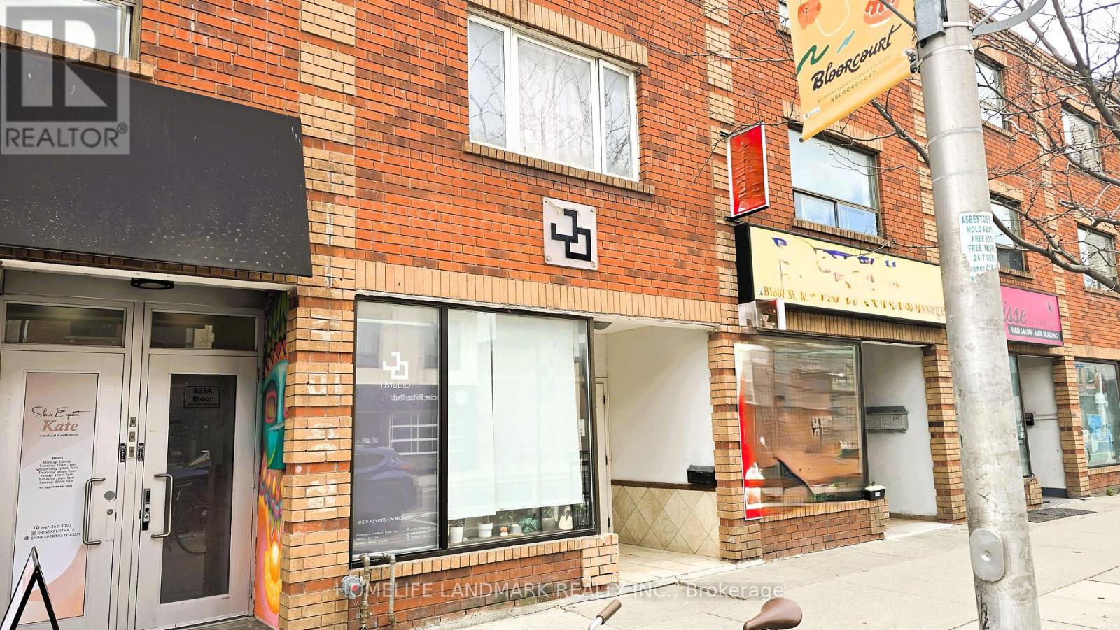 MLS® listing #30173597 for sale located at 825 BLOOR STREET W