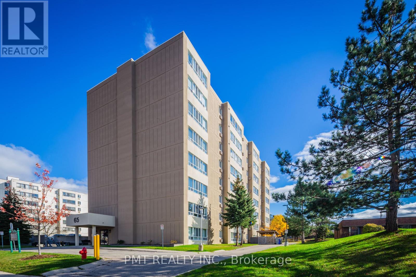 MLS® listing #30174178 for sale located at 303 - 65 HIGHLAND CRESCENT