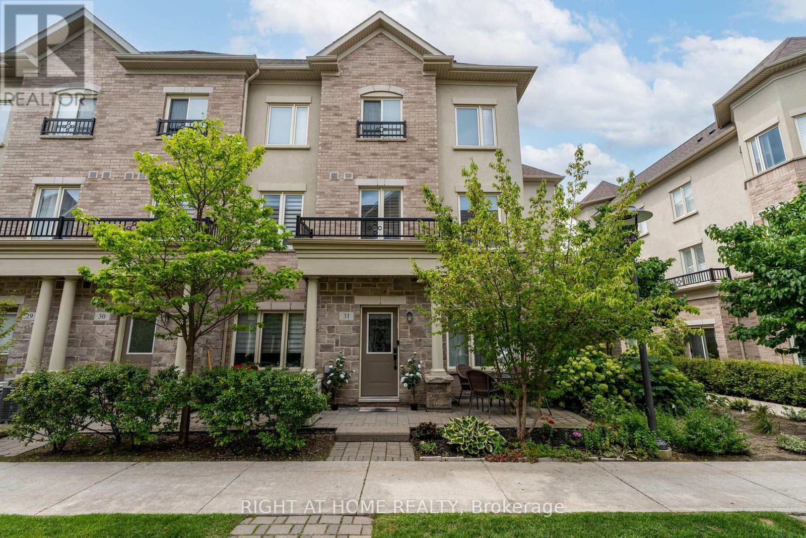 MLS® listing #30176895 for sale located at 31 - 27 CONEFLOWER CRESCENT
