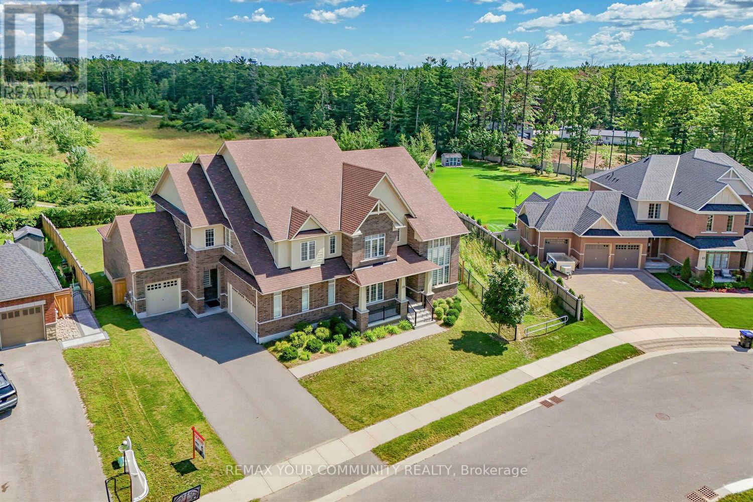 MLS® listing #30177428 for sale located at 19 REDMOND CRESCENT